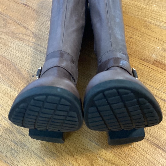 Me Too Leather Boots: 6 1/2 M - Picture 5 of 15